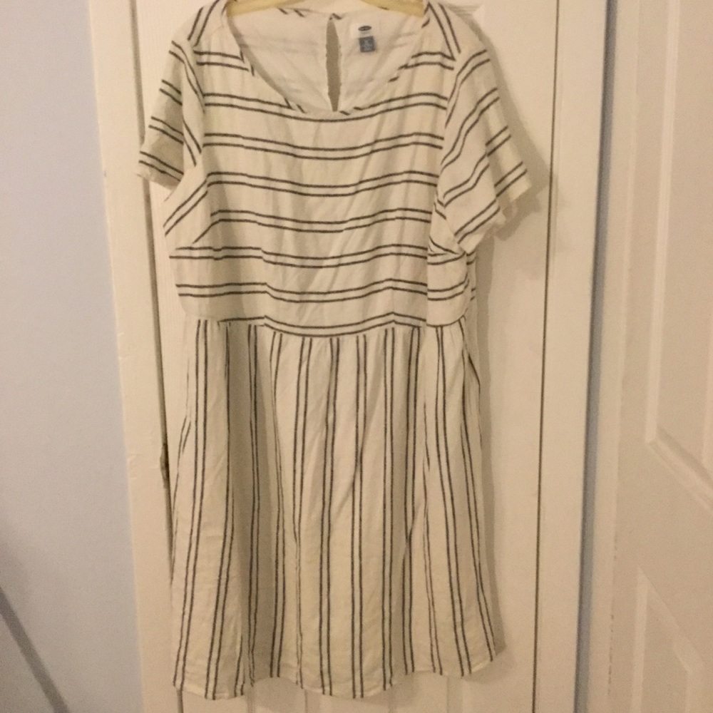 Old Navy Striped Dress w/a Nautical Feel! Size 20